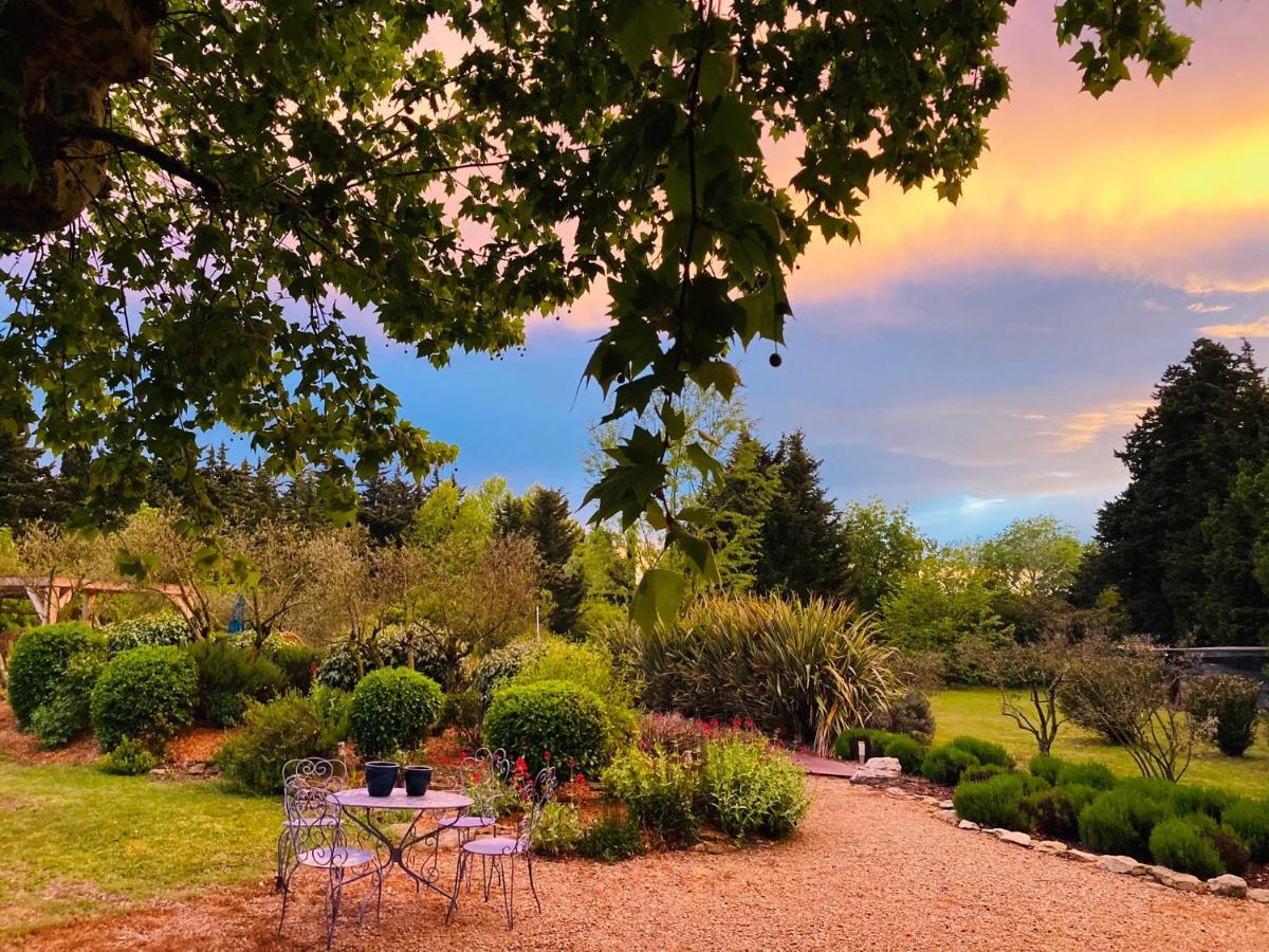 Villa Le Nid De La Huppe Noves Exterior foto